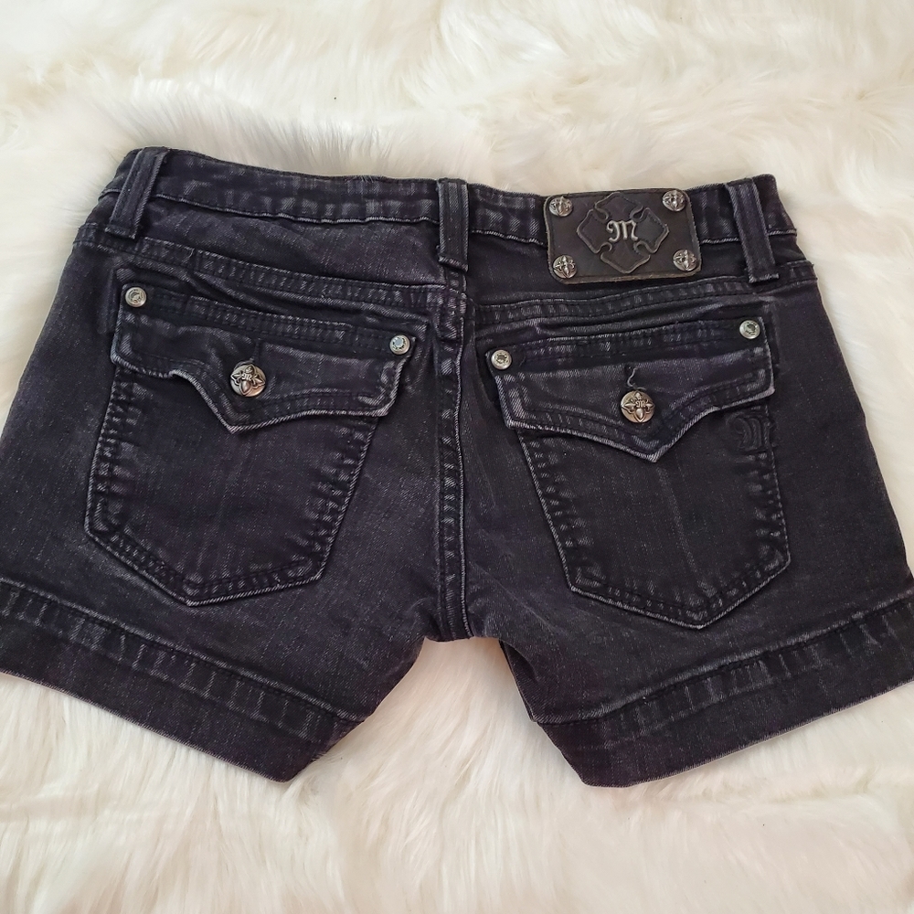 (Bubble butt) Miss Me Size 28 Black Jean Shorts